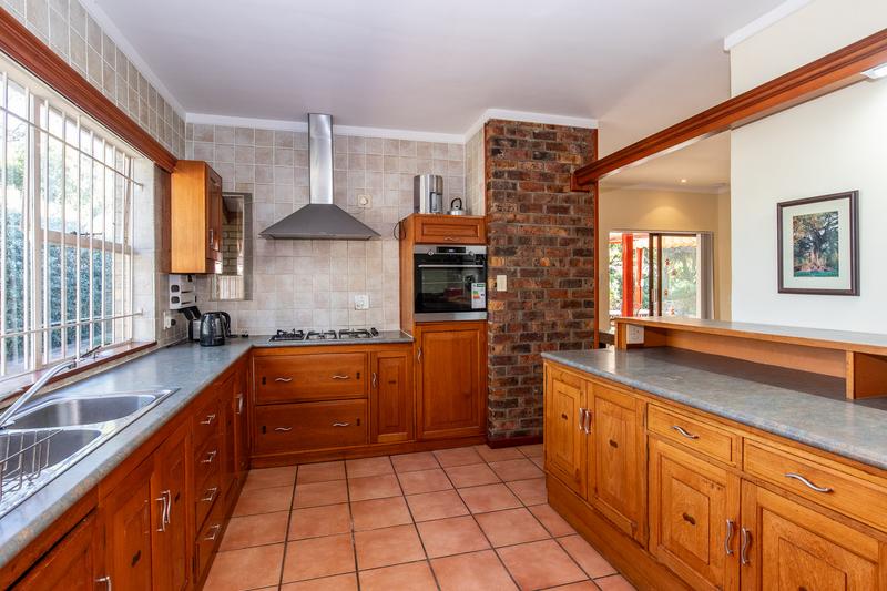 4 Bedroom Property for Sale in Bergvliet Western Cape